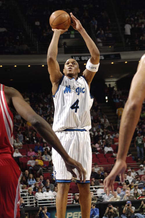 五大联赛年薪排名：哈兰德3170万欧居首，姆巴佩3130万欧第二（五大联赛年薪榜：哈兰德以3170万欧领跑，姆巴佩3130万欧居次）