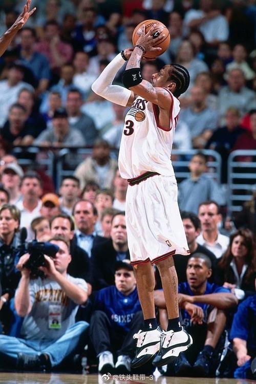 比赛中阿尔特塔挡在了波罗发界外球的路线上，双方爆发冲突（阿尔特塔干扰波罗掷界外球，双方场边爆发冲突）