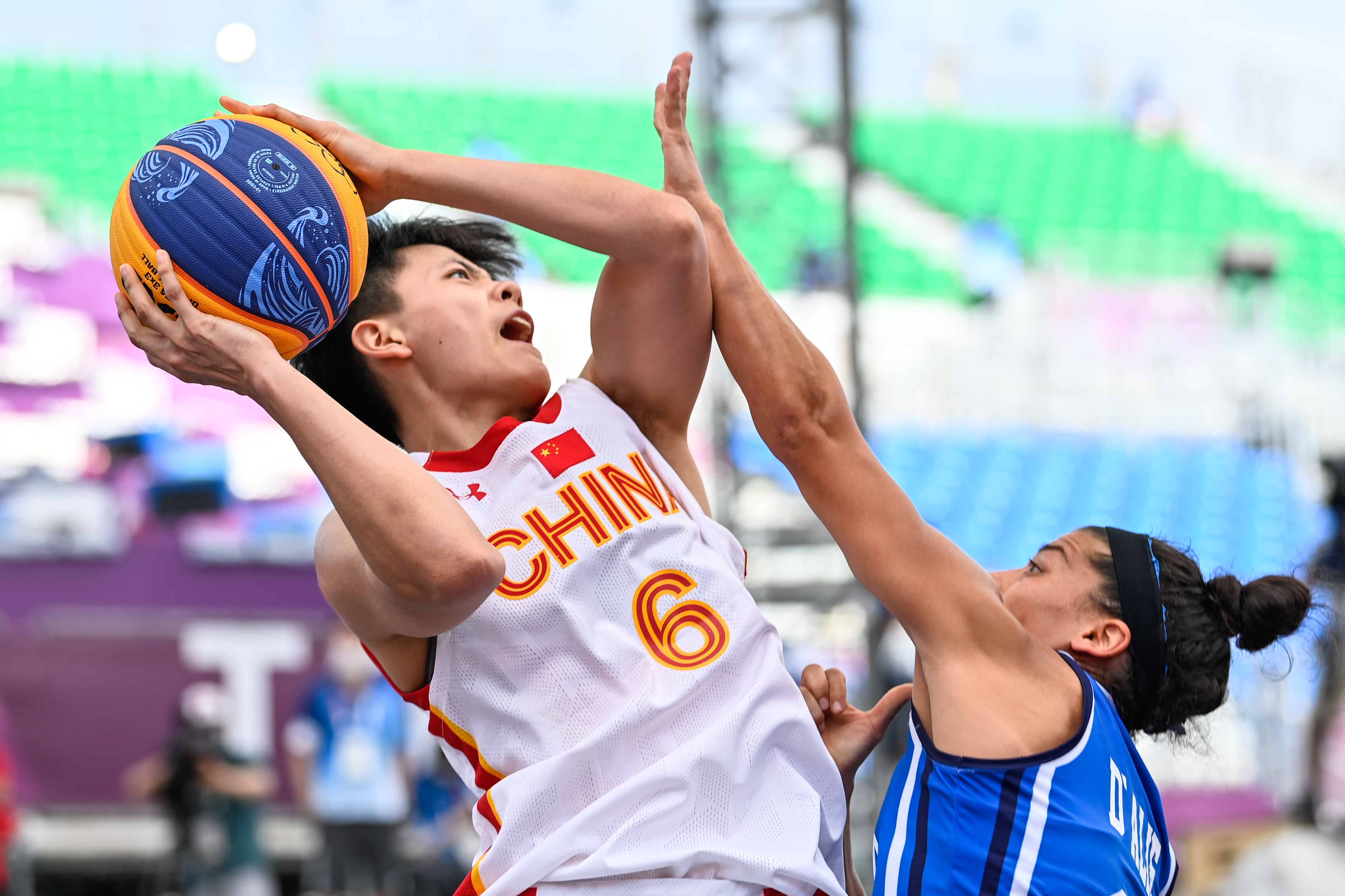 美媒：76人在恩比德伤病报告上已被罚款42.5万美元（美媒称76人因恩比德伤情报告遭罚42.5万美元）