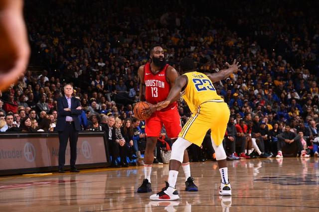 米纳拉：17岁被造谣成42岁，诽谤与谣言摧毁了我的职业生涯（米纳拉：被造谣42岁时我才17，诽谤让我的职业生涯走向崩塌）