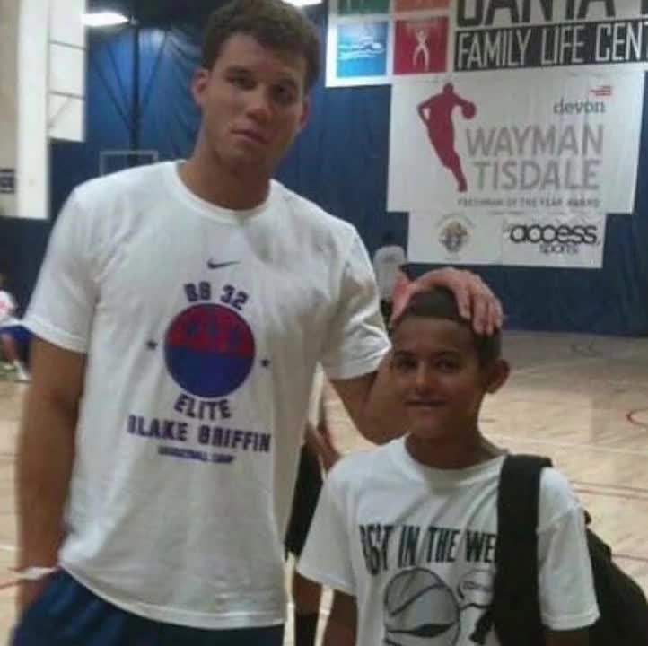 皇马主帅阿隆索发布会解析：维尼修斯状态喜人 青训新星获征召（皇马主帅阿隆索发布会解读：维尼修斯状态出色 青训新星入选名单）