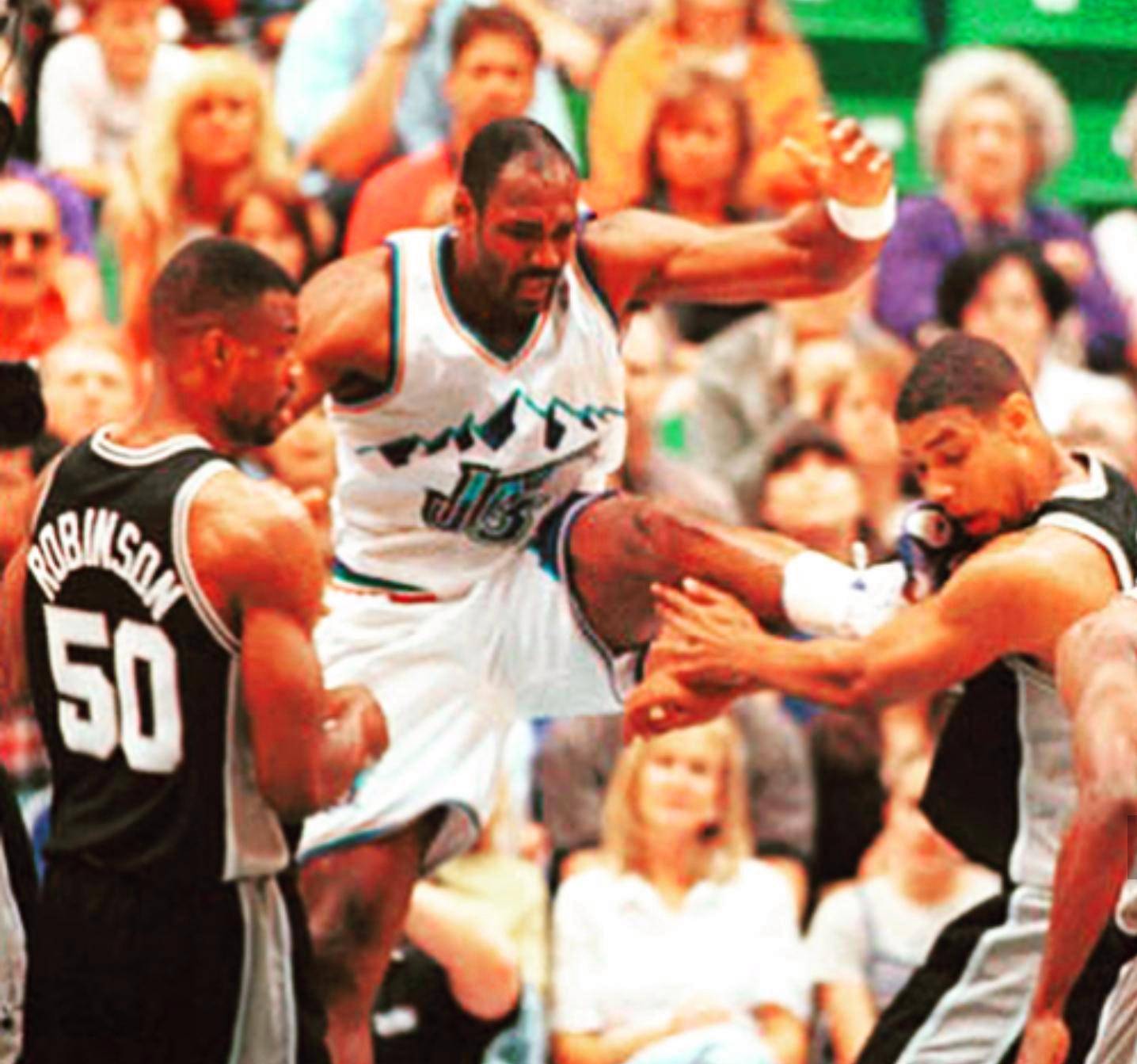 聊了什么？阿隆索欧冠赛后与弗林蓬进行了14分钟秘密会谈（欧冠赛后阿隆索与弗林蓬密谈14分钟，内容成谜）