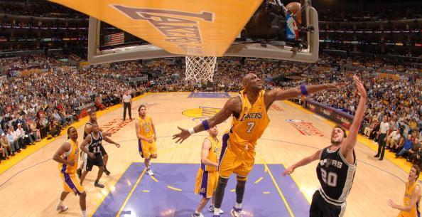 意媒：国米中卫缺乏回追速度，齐沃想用比塞克弥补这一点（意媒：国米中卫回追不足，齐沃欲以比塞克弥补）